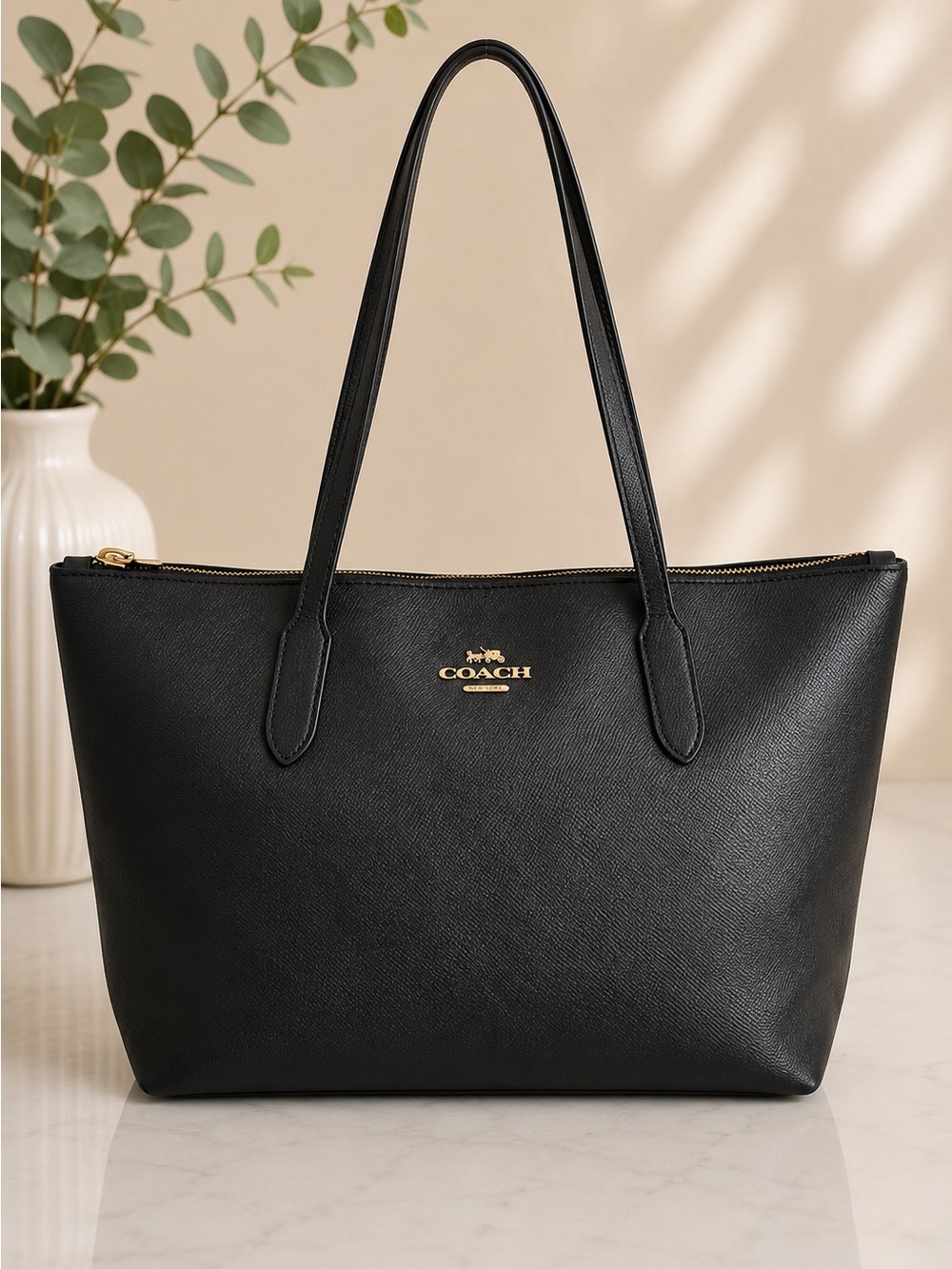 Coach Black Leather Tote structured Shoulder Bag zip top work bag